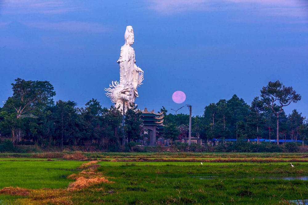 Một góc chùa Gò Kén vào lúc chiều tà